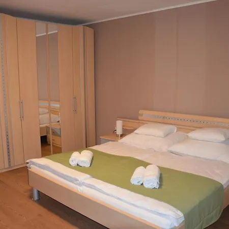 Katica Vendeghaz Apartment Hosszuheteny