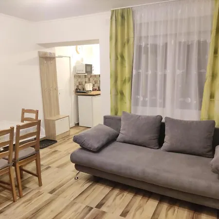 Katica Vendeghaz Apartment